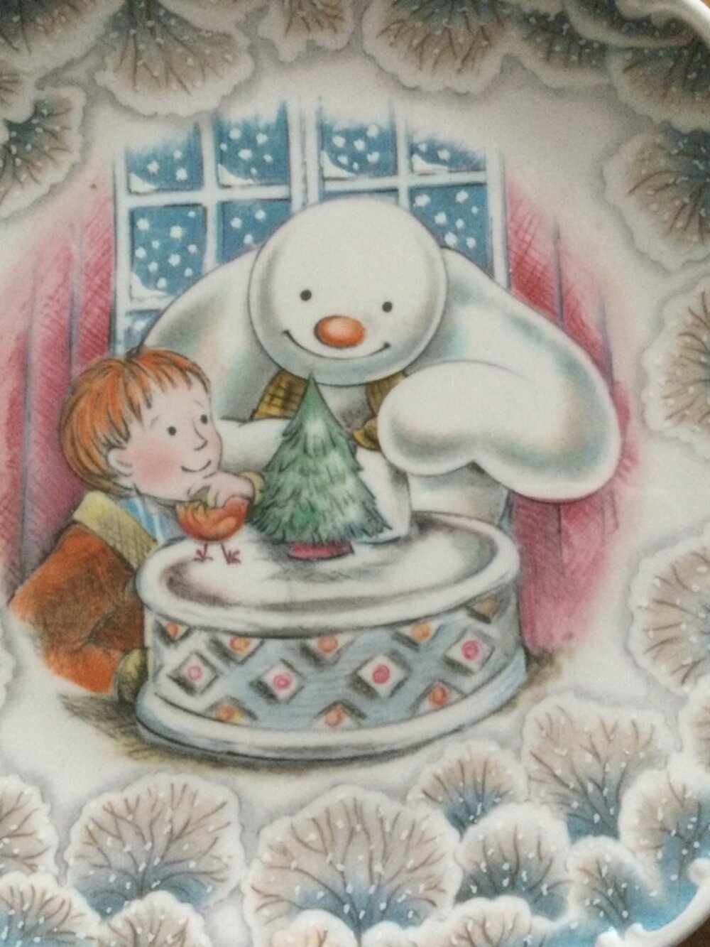 Royal Doulton The Snowman Gift Collection Plate – Snowman Christmas Cake-8 1/4 " - Picture 3 of 5